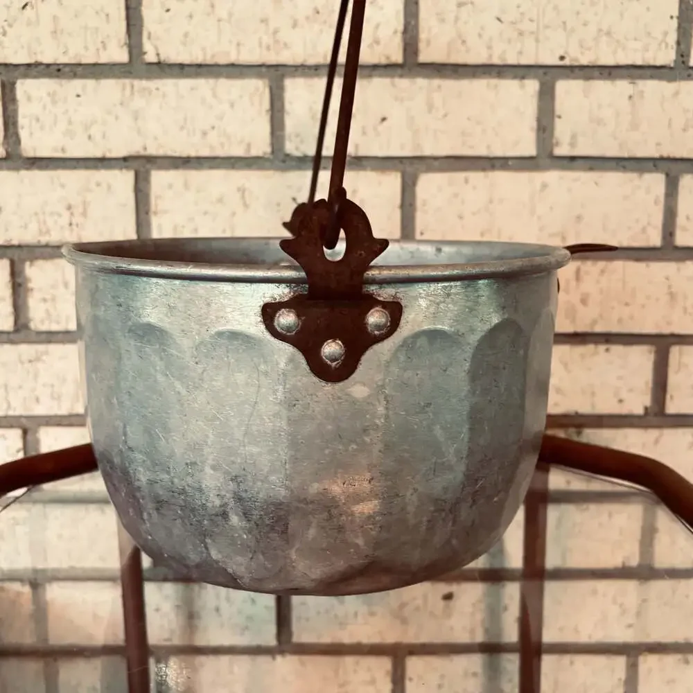 Unknown hammered aluminum